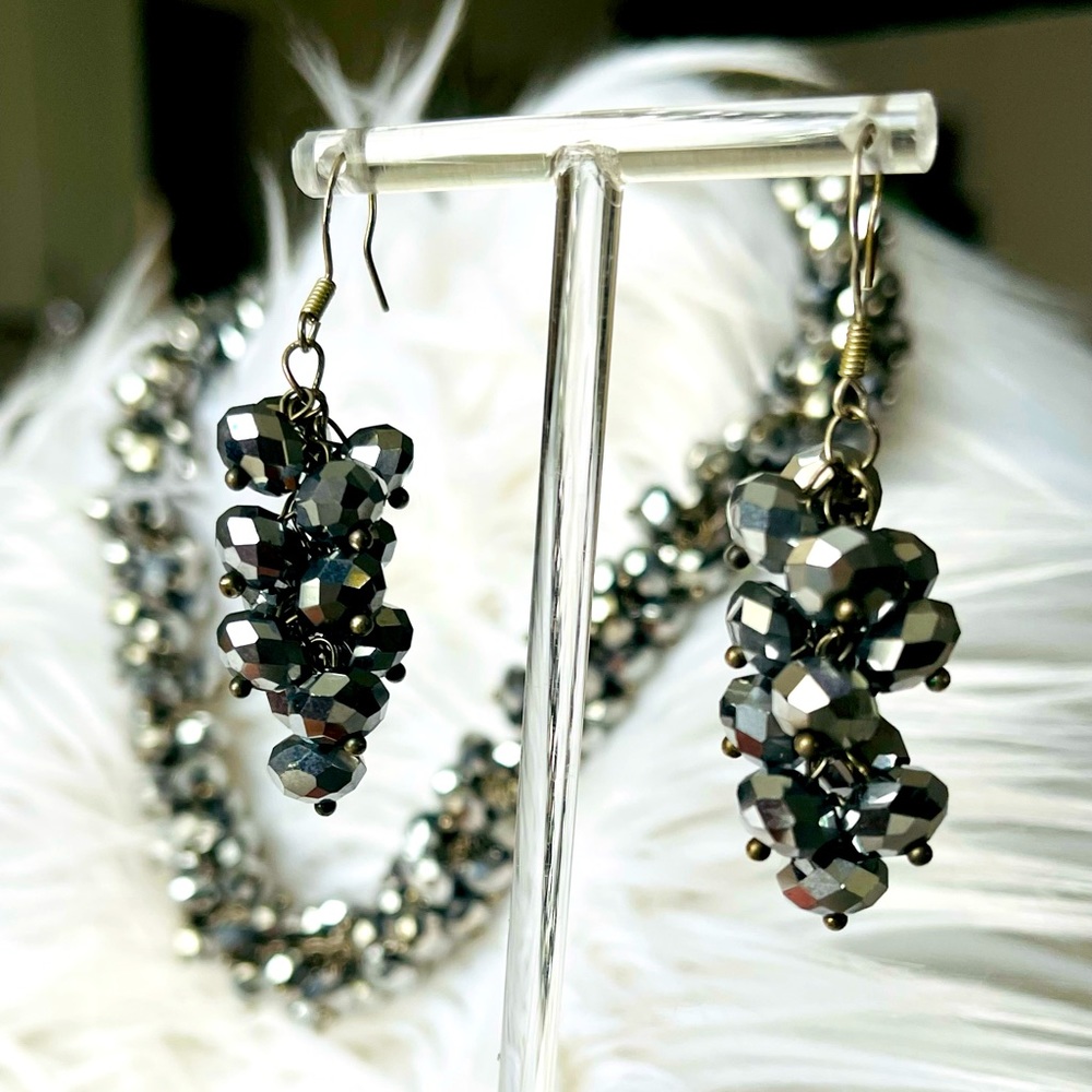 Crystal Cluster Jewelry Set 16" + 2.5" extender | Silver Metallic Faceted Beads